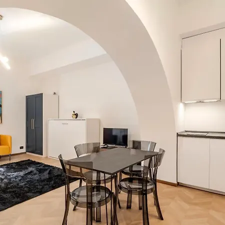 Italian Essence - Center * Bergamo