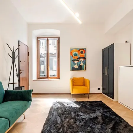 Italian Essence - Center *