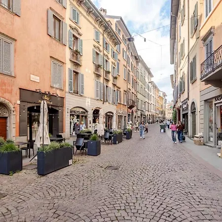 Italian Essence - Center بيرغامو